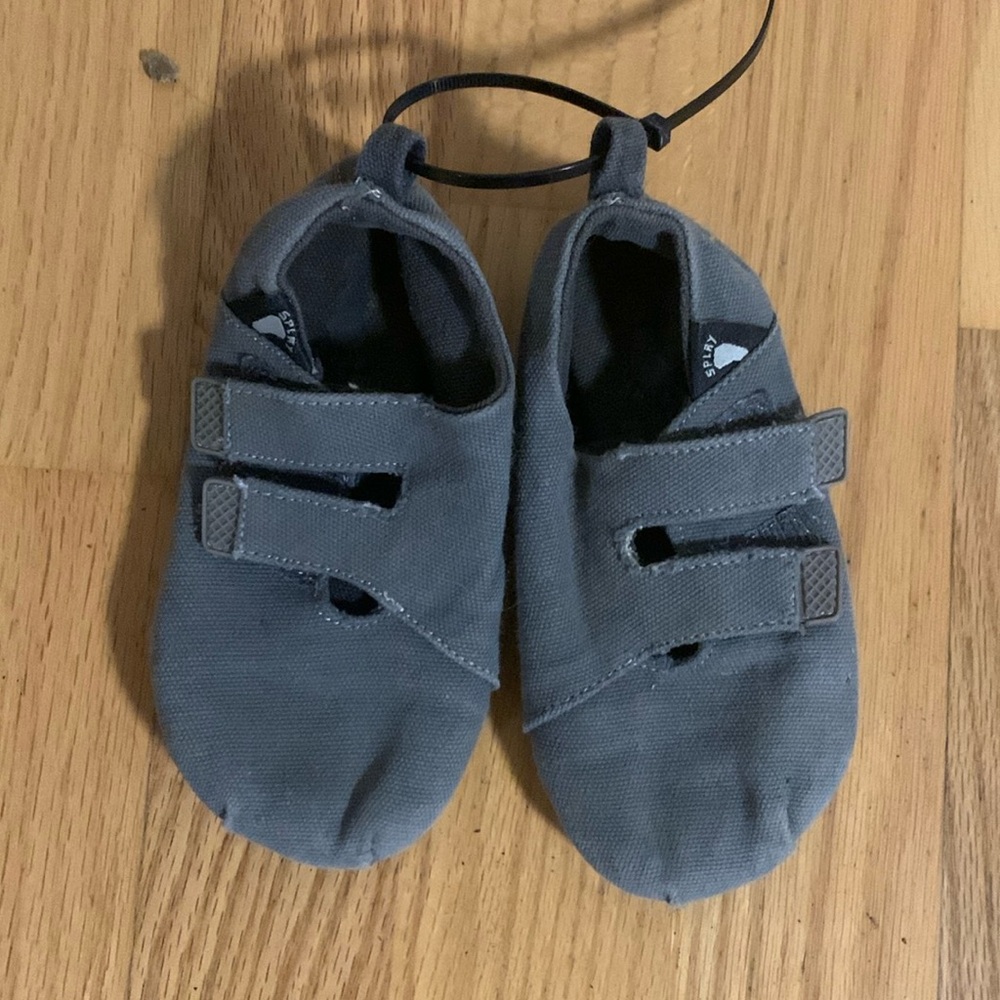 Splay Velcro sneakers 8C EUC
